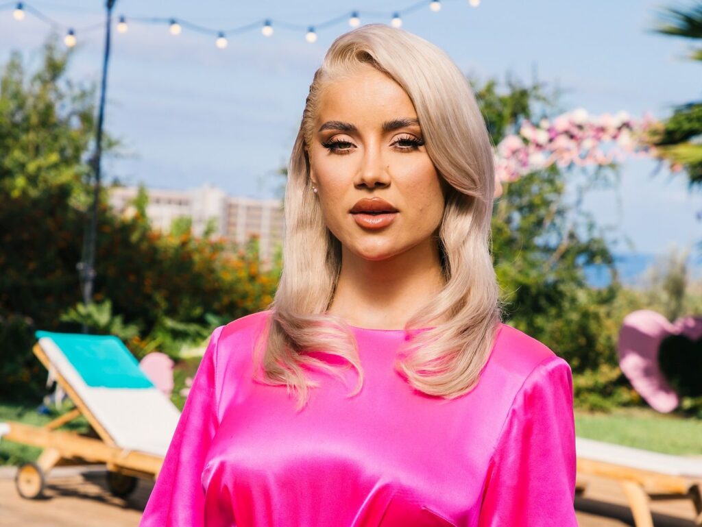 Trei cupluri concurează în finala emisiunii Love Island România.