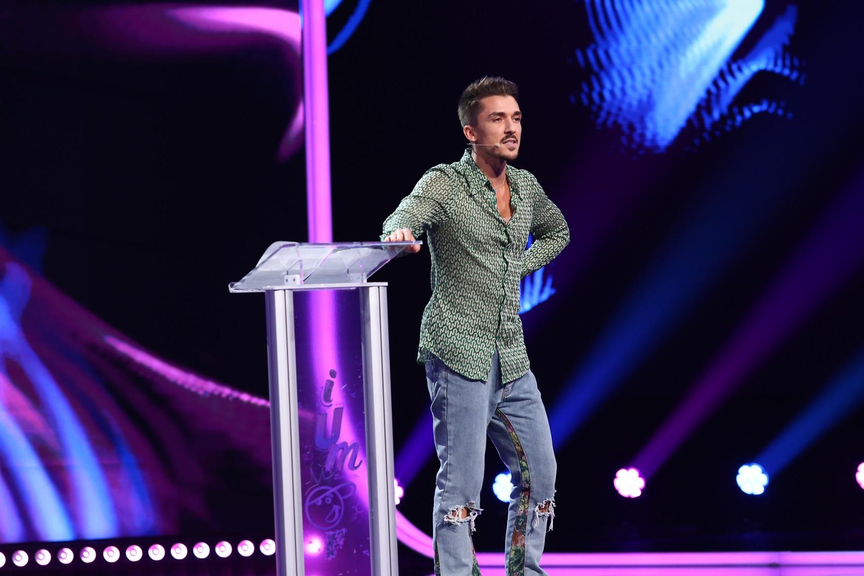 Emil Rengle invitat special pe scena iUmor, moment de stand-up